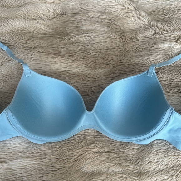 Victoria’s Secret Incredible Racer Back Bra - Picture 4 of 7